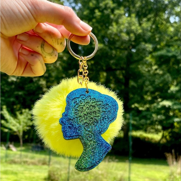 ✨Simple Keychain✨ - Picture 2 of 3